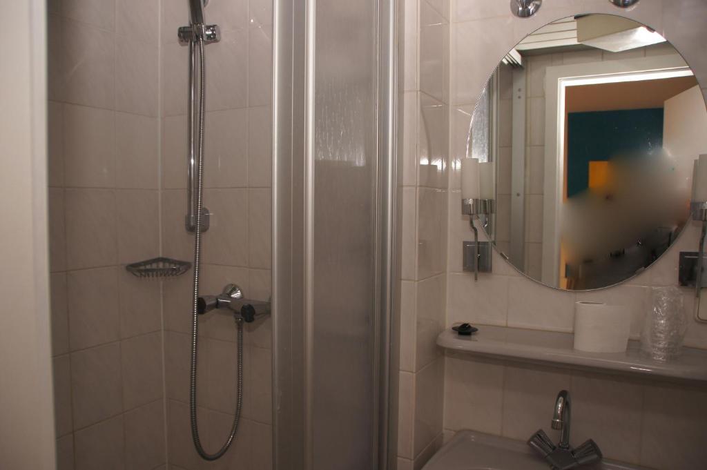 Hotel Paseo آخن الغرفة الصورة